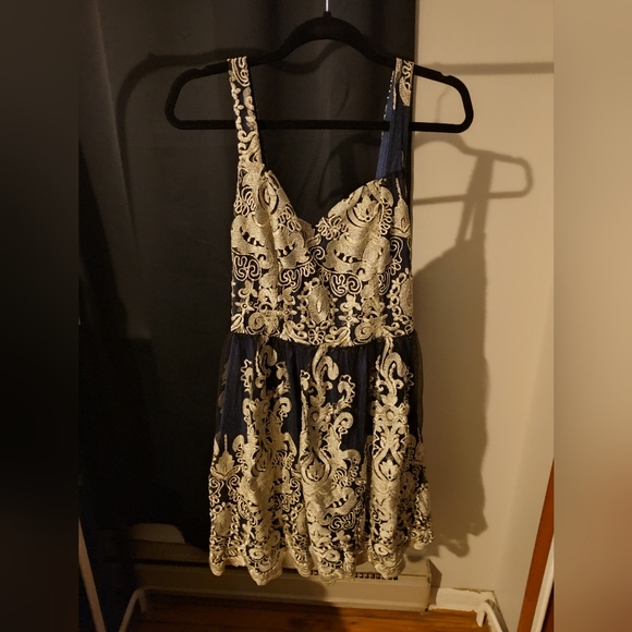 Semi Formal Dress - Picture 1 of 4